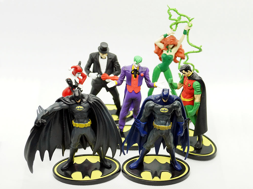 BATMAN MINI FIGURE COMICS SELECTION